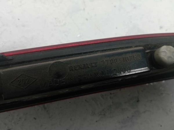 3EME FEU STOP RENAULT - Vue 2